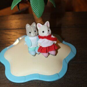 Sylvanian Families Calico Critters Ice Skating Duo
